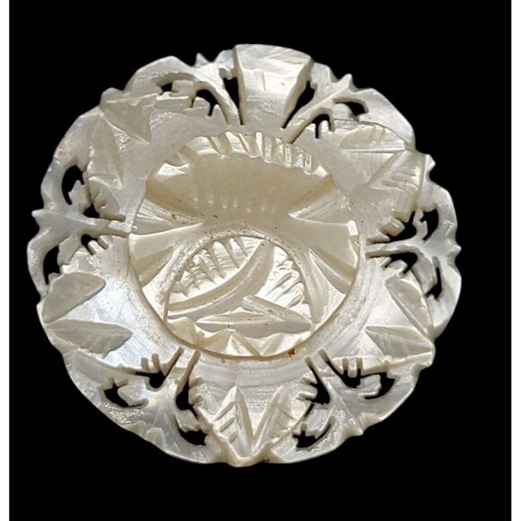 Intricate Carved Mother Of Pearl Brooch Lacy Snowflake Like Shell Vintage Pin - Picture 7 of 8